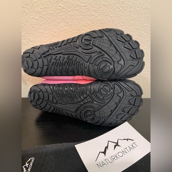 Barefoot snow shoes.  Size 10.5/11 - Picture 8 of 9